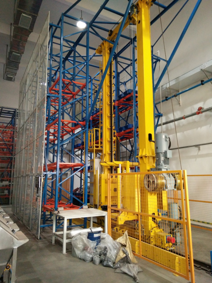 杨贵妃颤抖双乳呻吟求欢